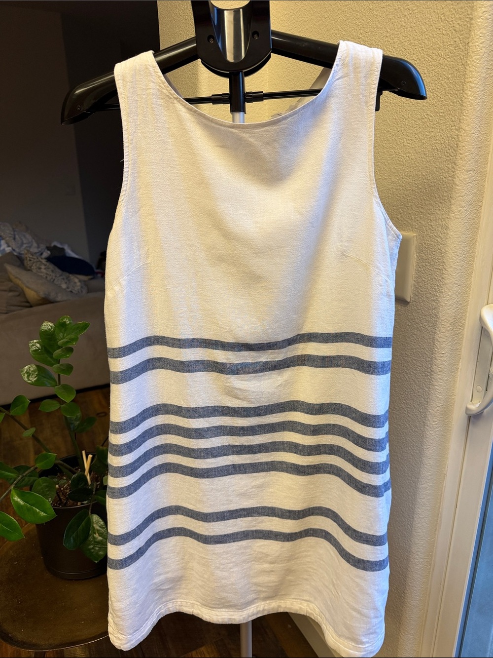 beachlunchlounge White Sleeveless Shift Dress with Blue Stripes M Coastal Preppy